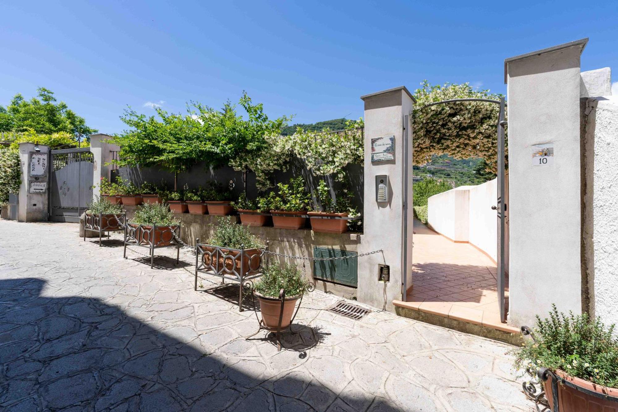 A Casa Dei Nonni Hotel ราเวลโล ภายนอก รูปภาพ