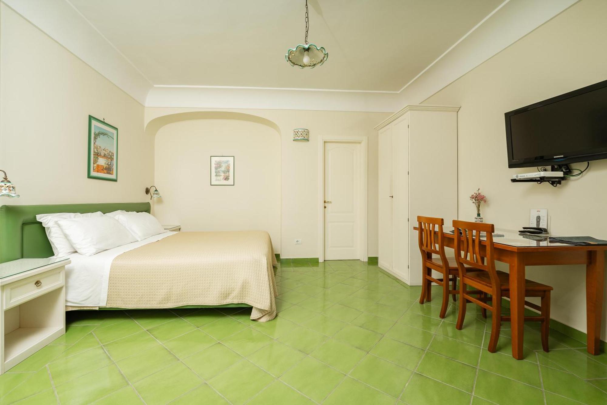 A Casa Dei Nonni Hotel ราเวลโล ภายนอก รูปภาพ