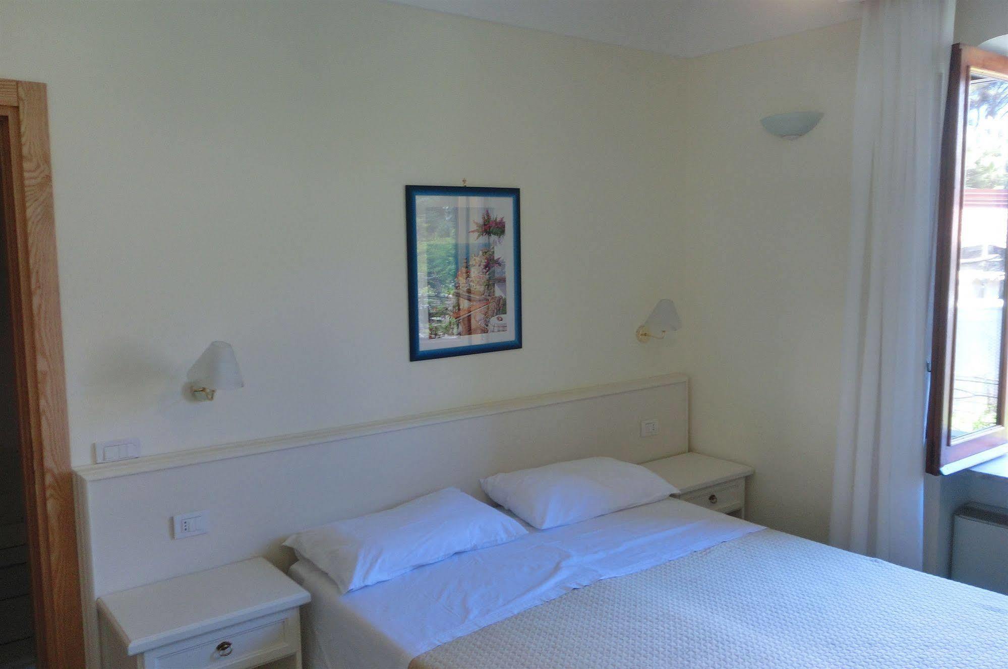 A Casa Dei Nonni Hotel ราเวลโล ภายนอก รูปภาพ